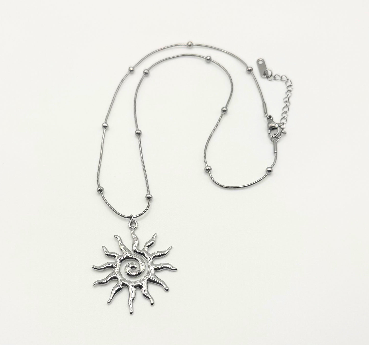 Collar de sol de plata