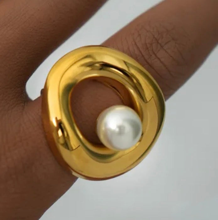 Golden Ring with Pearl