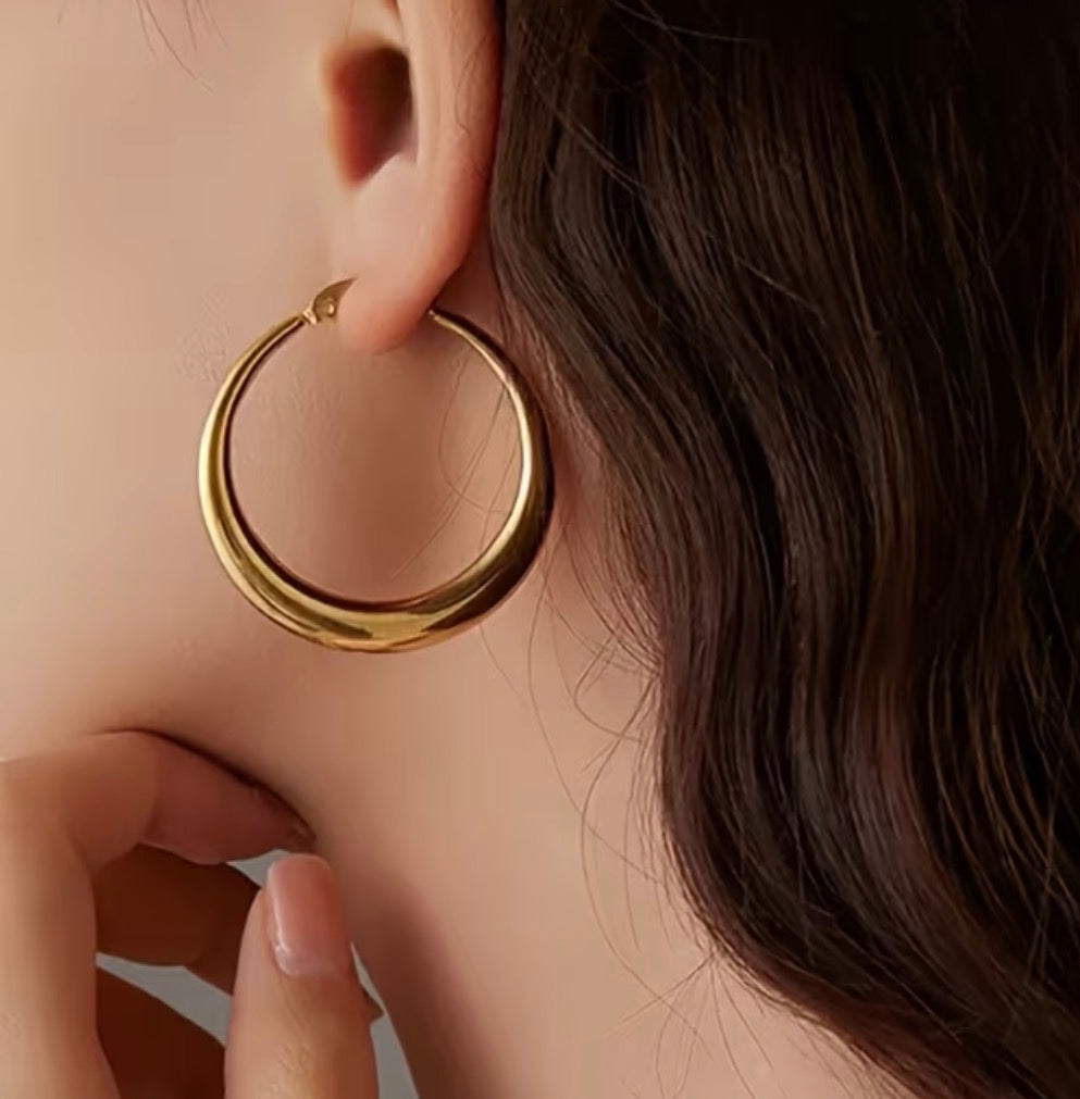 Chunky Classic Medium Hoops
