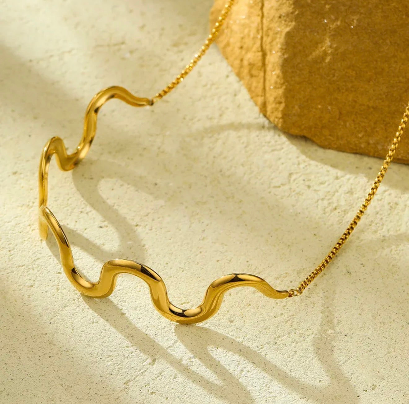 Wave Style Golden Choker