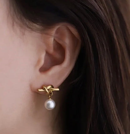 Knots Pearl Earrings