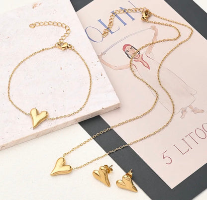 Golden Heart Necklace Set
