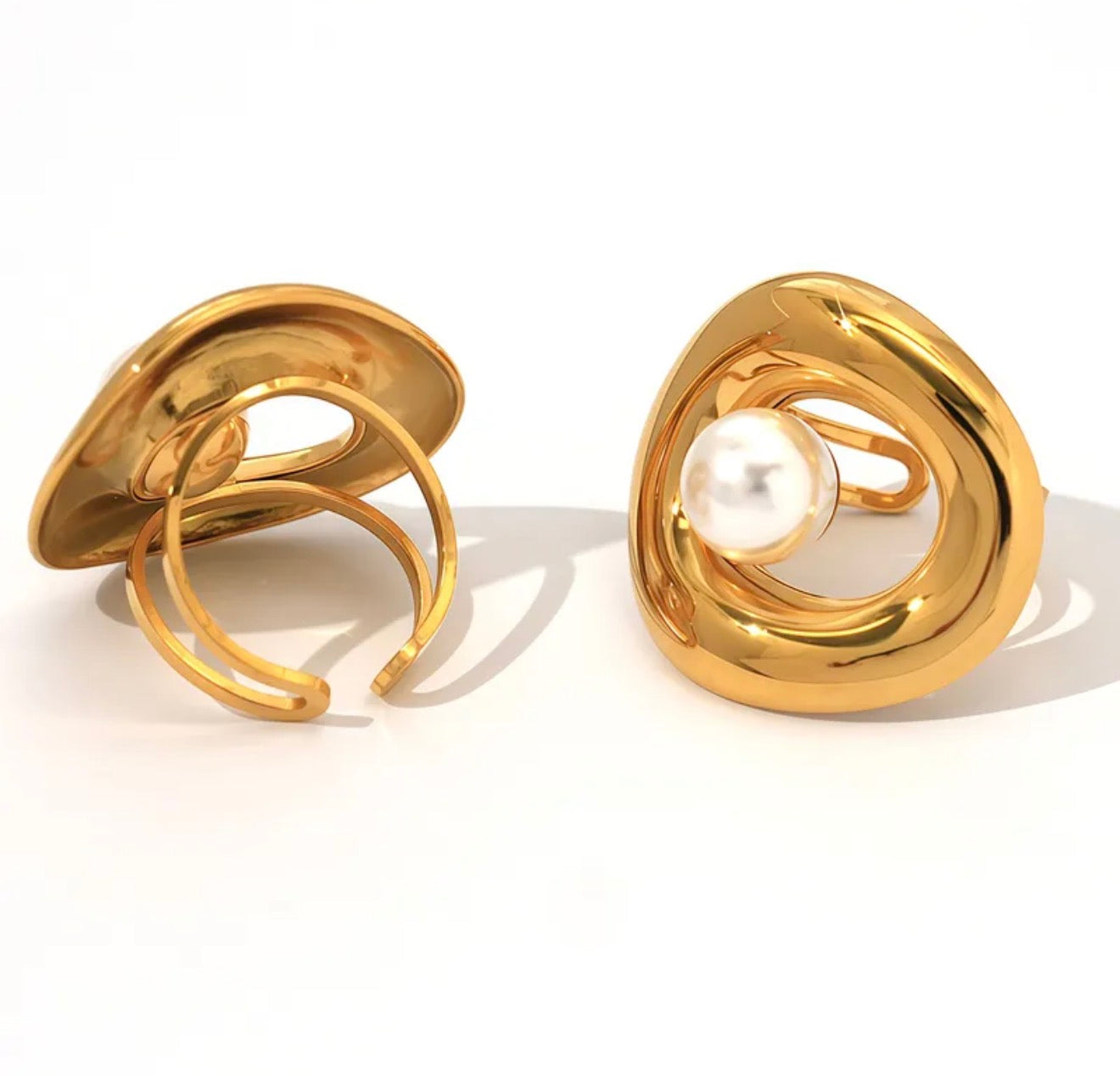 Golden Ring with Pearl