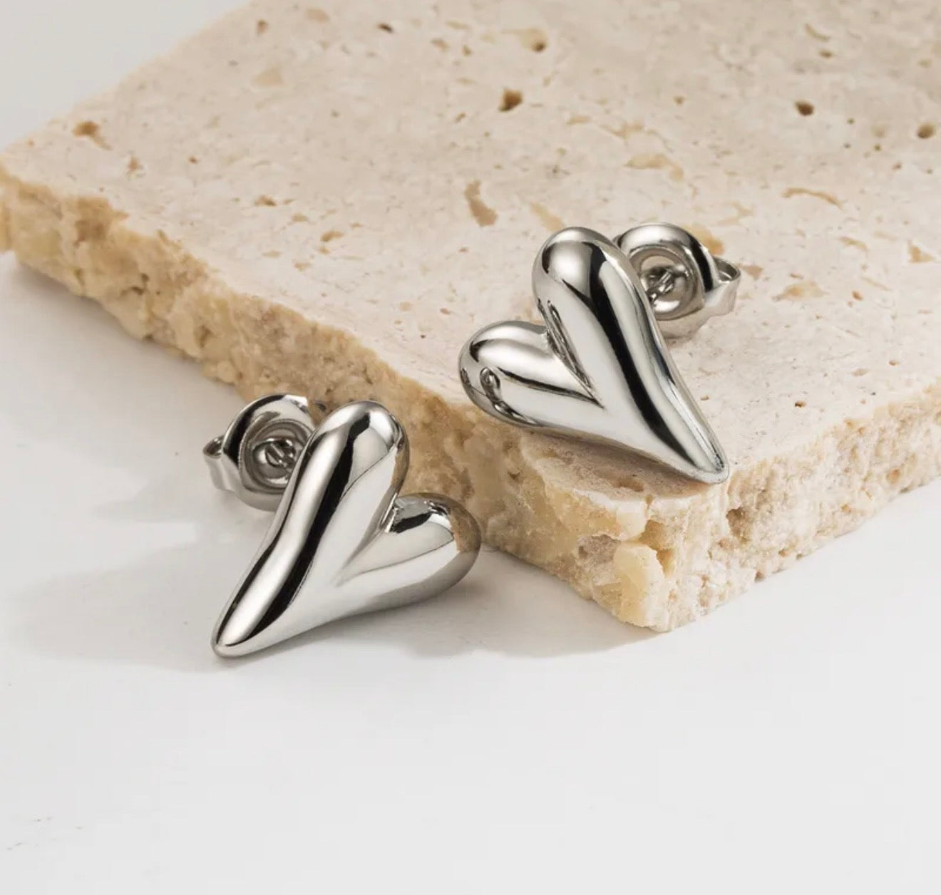 Pendientes de corazón de plata