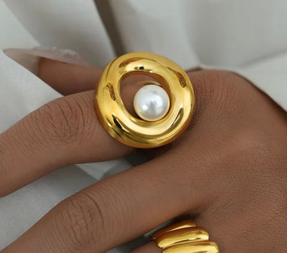Golden Ring with Pearl