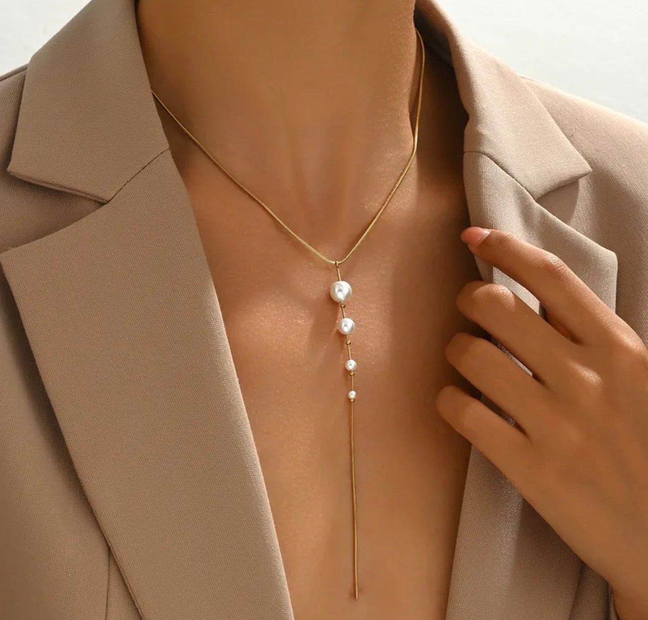 Aurora Pearl Lariat Necklace