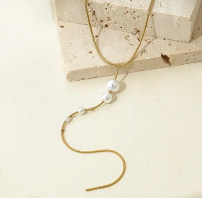 Aurora Pearl Lariat Necklace