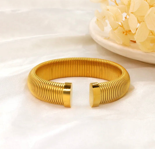 Isabella Gold Modern Cuff