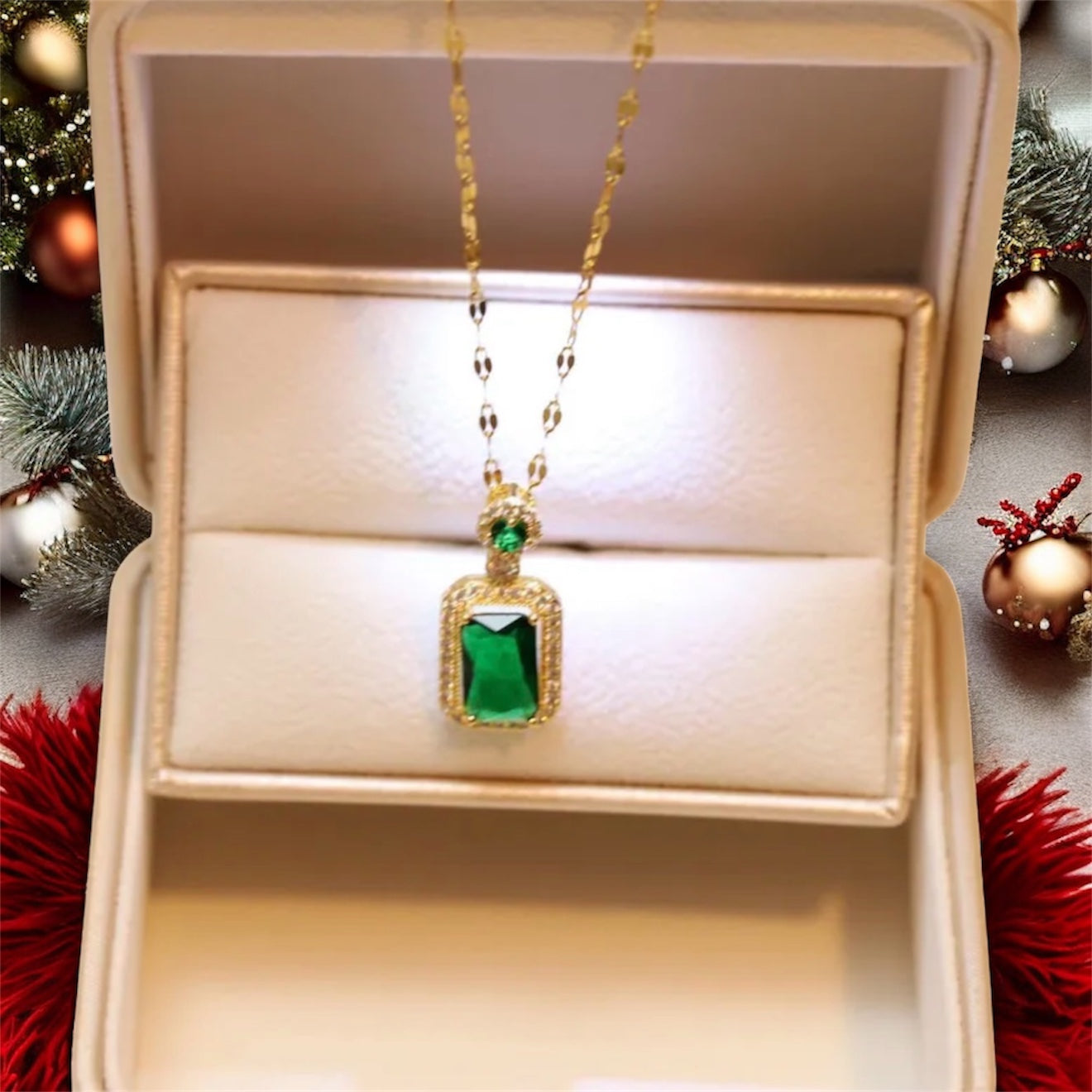 Emerald Dimond Necklace