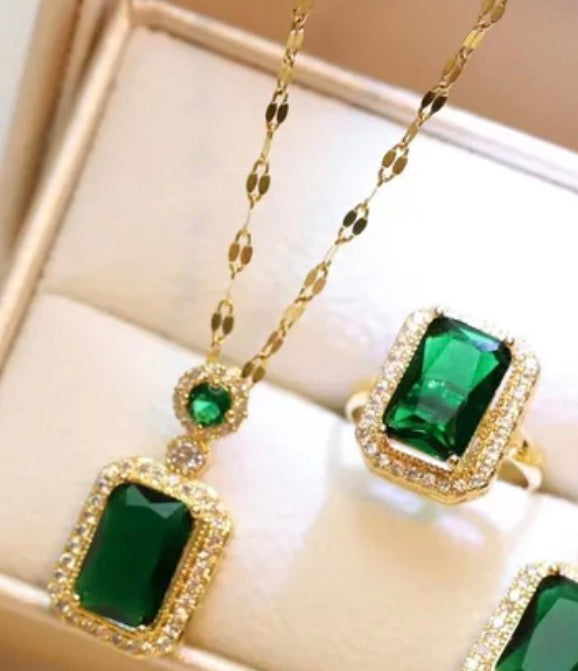 Emerald Dimond Set
