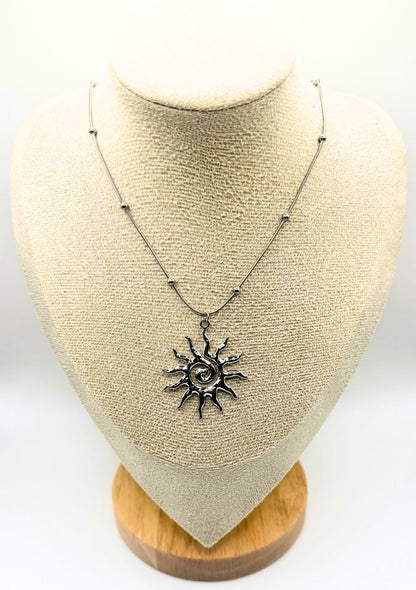 Collar de sol de plata